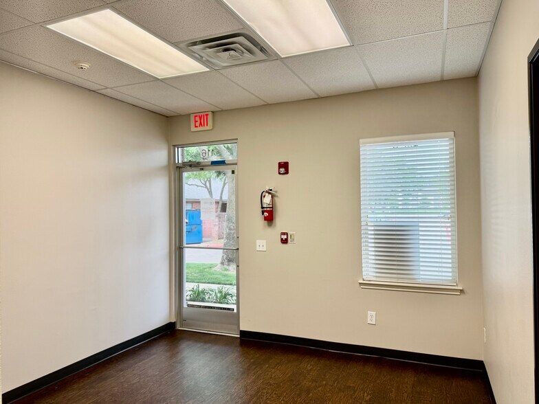 More Photos Of 2651 Sagebrush Dr, Flower Mound Office For Lease