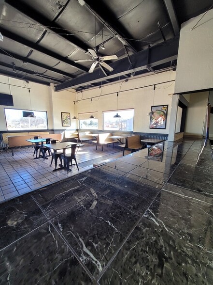 More Photos Of 801 SW 11th St, Lawton Restaurant For Sale
