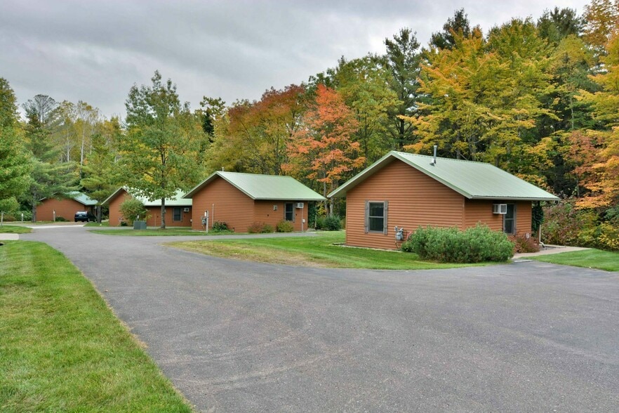 More Photos Of 84790 State Highway 13 S, Bayfield Hotel For Sale