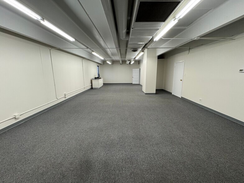 More Photos Of 1640 S Broadway, Denver Warehouse For Sale