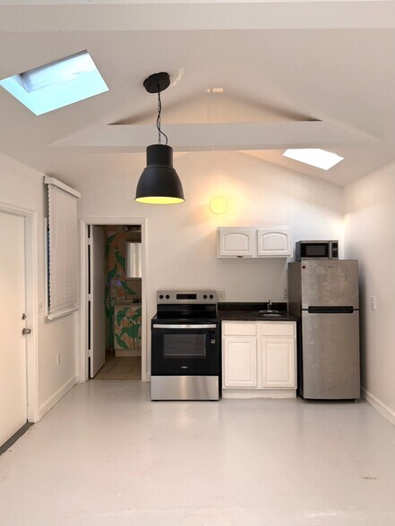 More Photos Of 118 NW 24th St, Miami Apartments For Sale