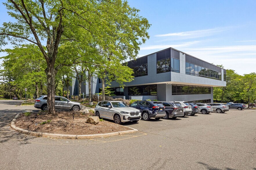 More Photos Of 95 Chestnut Ridge Rd, Montvale Office For Lease