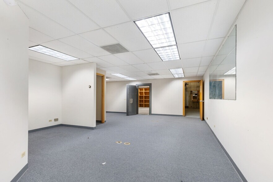 More Photos Of 200 N Public Rd, Lafayette Bank For Sale