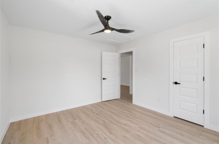 More Photos Of 12019 Beth Ln, Magnolia Light Distribution For Sale