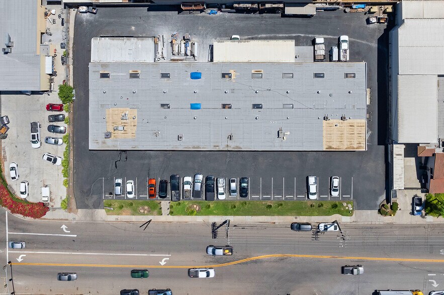 More Photos Of 10149 Channel Rd, Lakeside Warehouse For Lease