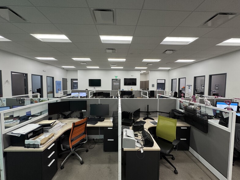 More Photos Of 1455 Rail Head Blvd, Naples Warehouse For Lease