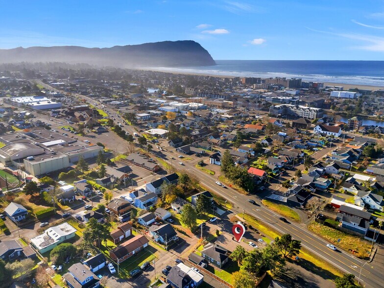 More Photos Of 1010 3rd Ave, Seaside Office For Sale