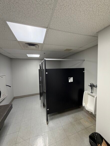 More Photos Of 2860 Northpark Ave, Huntington Office For Sale