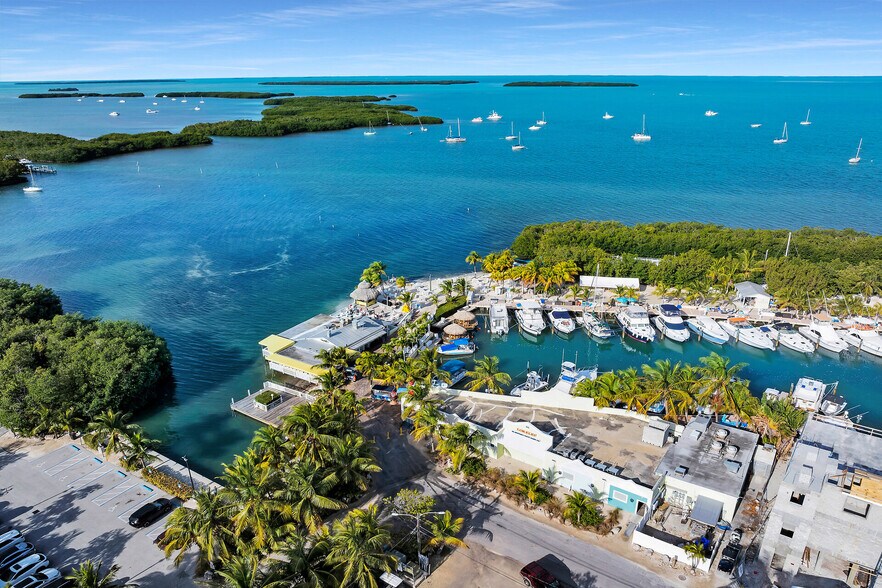 More Photos Of 96 Madeira Rd, Islamorada Restaurant For Sale