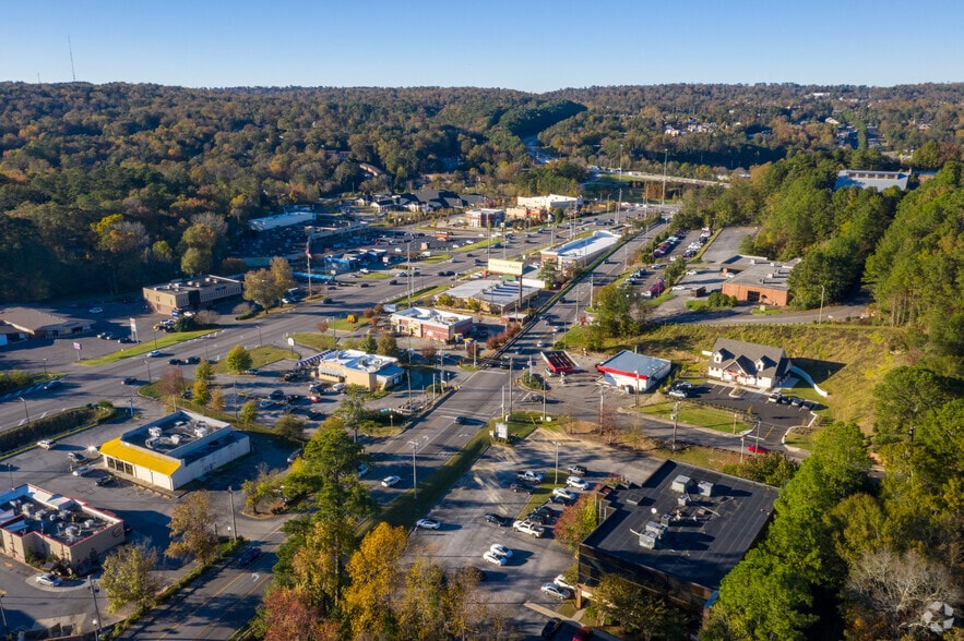 More Photos Of 3021 Lorna Rd, Birmingham Medical For Lease