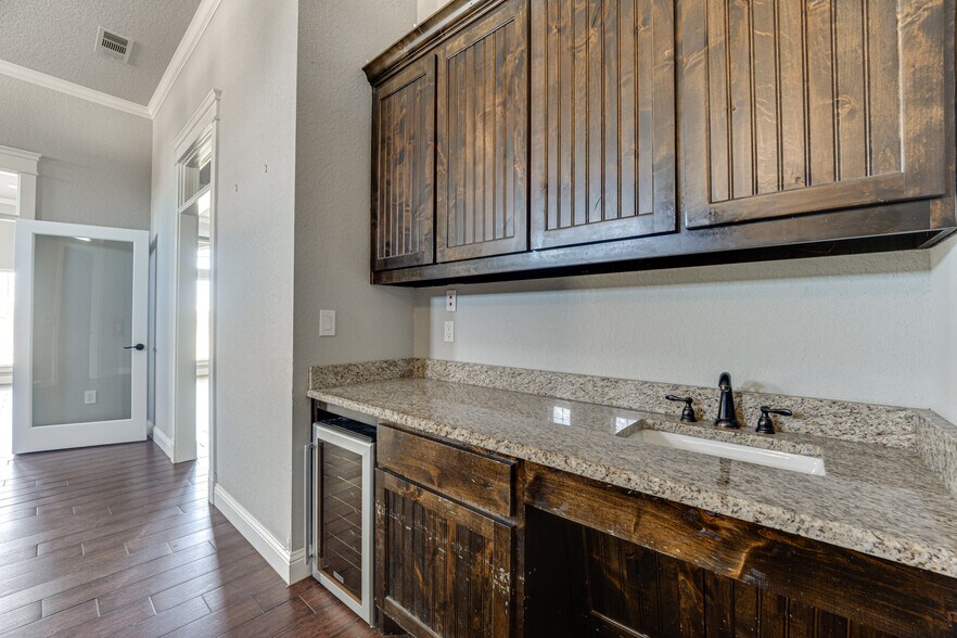 More Photos Of 1795 N 77 Hwy, Waxahachie Medical For Lease