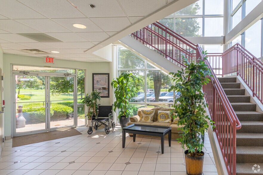 More Photos Of 2500 Wrangle Hill Rd, Bear Office For Lease