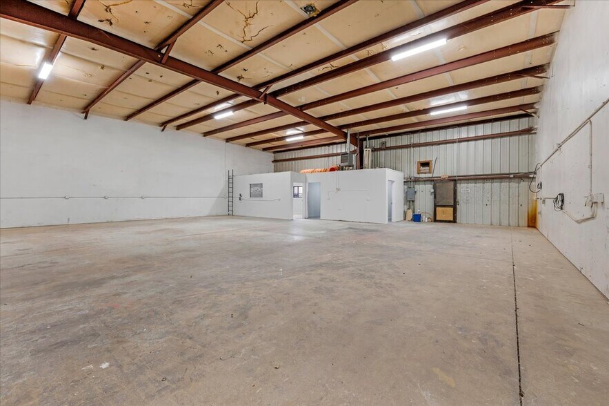 More Photos Of 1839 Thunderbolt Dr, Porterville Warehouse For Lease