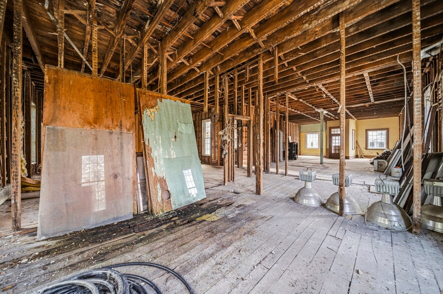 More Photos Of 2699 E Center St, North Kingsville Apartments For Sale