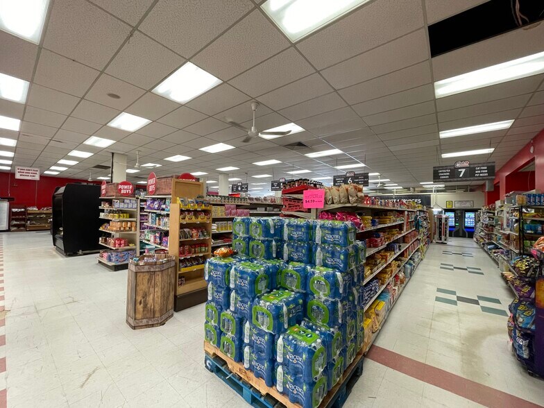 More Photos Of 1017 4th Ave, Coraopolis Supermarket For Lease