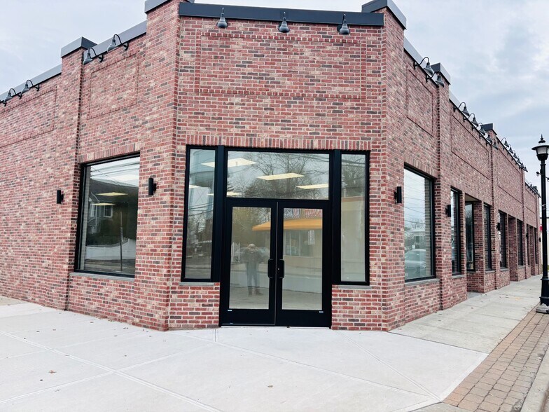 Primary Photo Of 39 Glen Head Rd, Glen Head Office For Lease