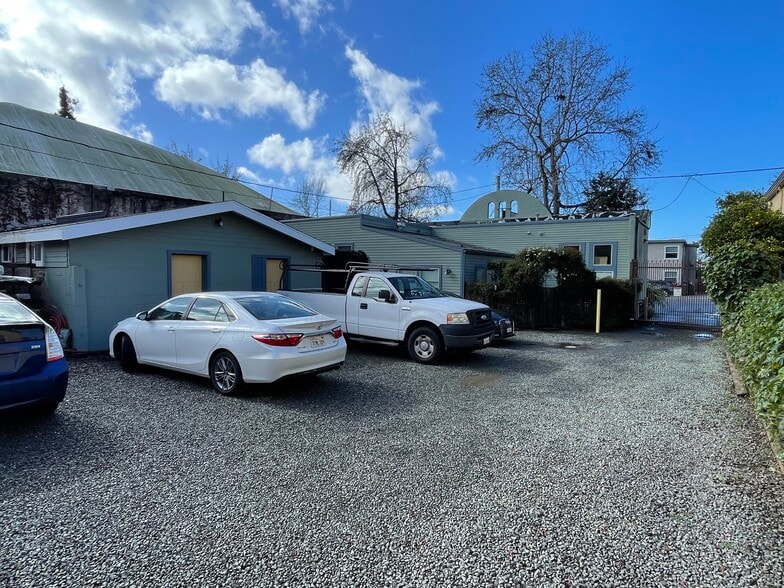 More Photos Of 5666 Telegraph Ave, Oakland Office For Lease