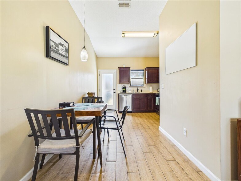 More Photos Of 100 Pilothouse Ct, Palatka Multifamily For Sale