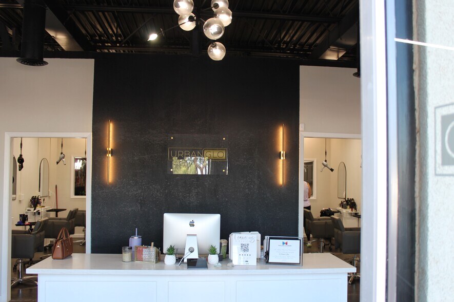 More Photos Of 3211 Wadley Ave, Midland Unknown For Lease