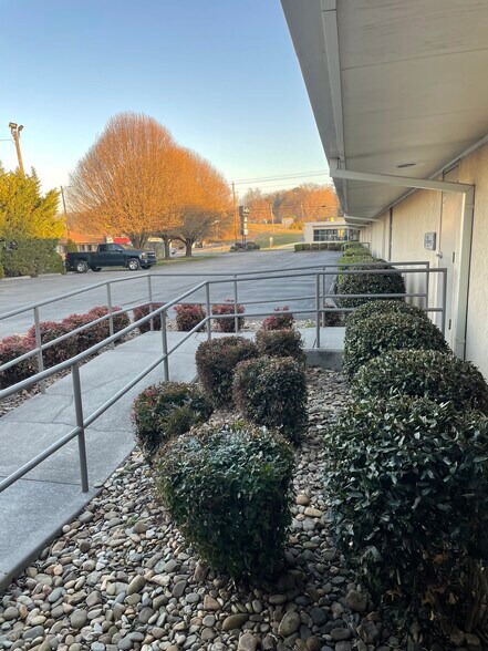 More Photos Of 1611 W Andrew Johnson Hwy, Morristown Medical For Lease