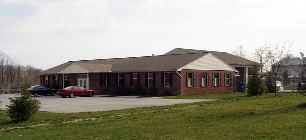 More Photos Of 20 Senn Dr, Chester Springs Light Manufacturing For Sale