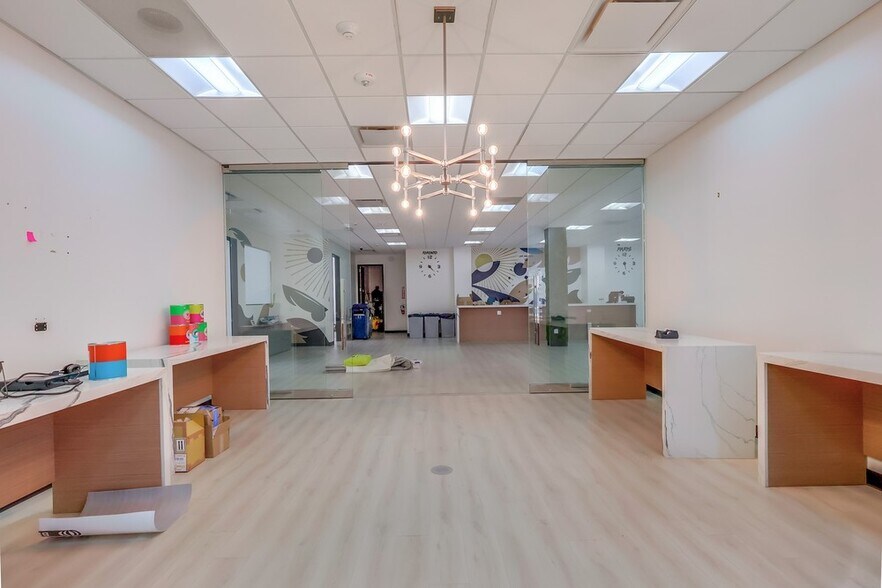 More Photos Of 5947-5951 Variel Ave, Woodland Hills Office For Sale