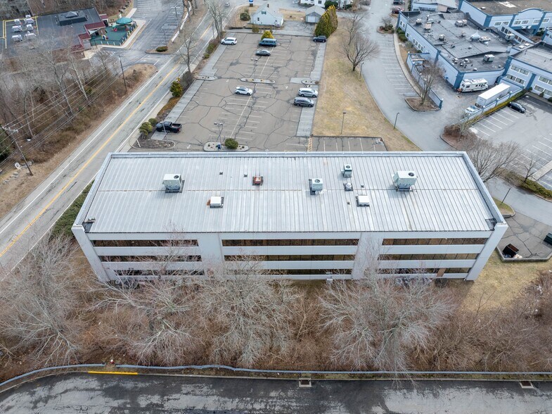 More Photos Of 400 Bayonet St, New London Medical For Sale