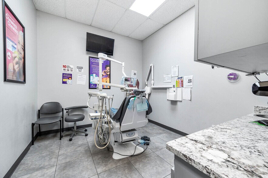More Photos Of 8530 S Braeswood Blvd, Houston Freestanding For Lease