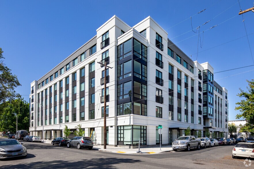 More Photos Of 518 NE 20th Ave, Portland Apartments For Lease