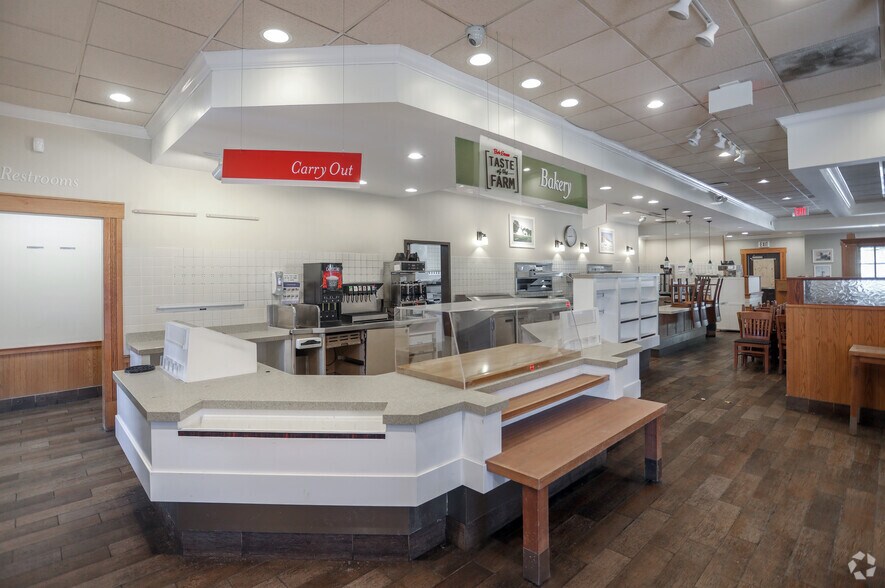 More Photos Of 456 E Elbert St, Indianapolis Restaurant For Lease