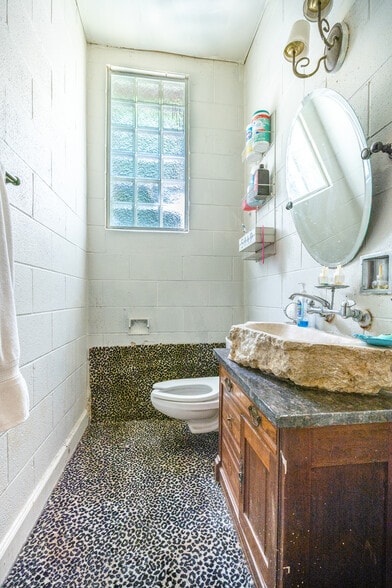 More Photos Of 8871 Griffith Rd, Nashville Warehouse For Sale