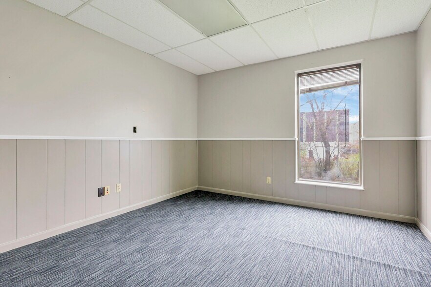 More Photos Of 2844 E River Rd, Dayton Office For Sale