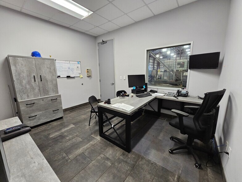 More Photos Of 51 County Road 171, Bay City Manufacturing For Sale