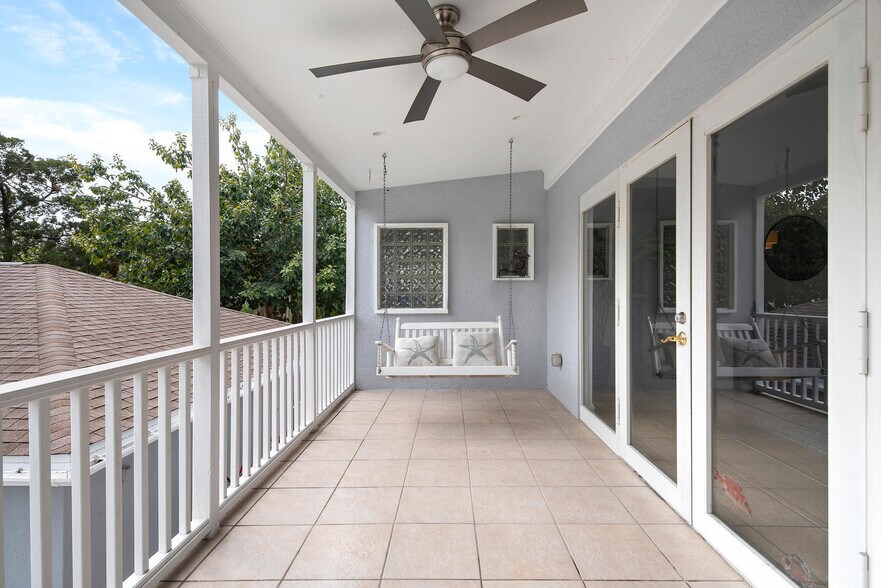 More Photos Of 185 Faubel St, Sarasota Specialty For Sale