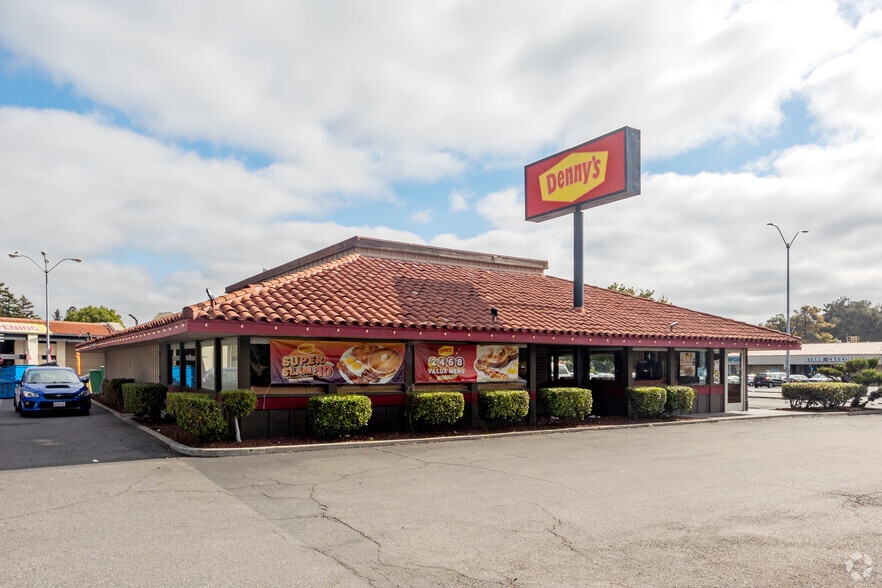 More Photos Of 3715 El Camino Real, Santa Clara Restaurant For Lease