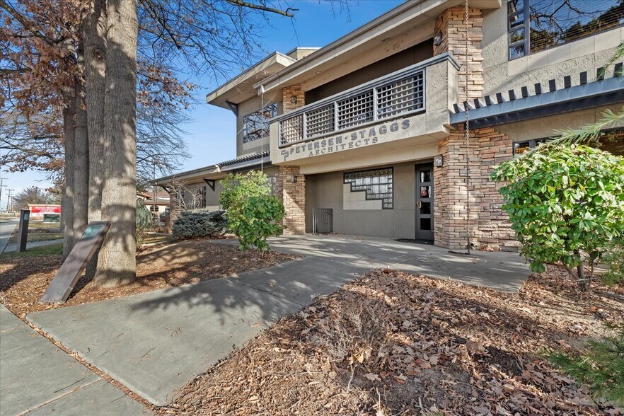 More Photos Of 5200 W State St, Boise Office For Sale
