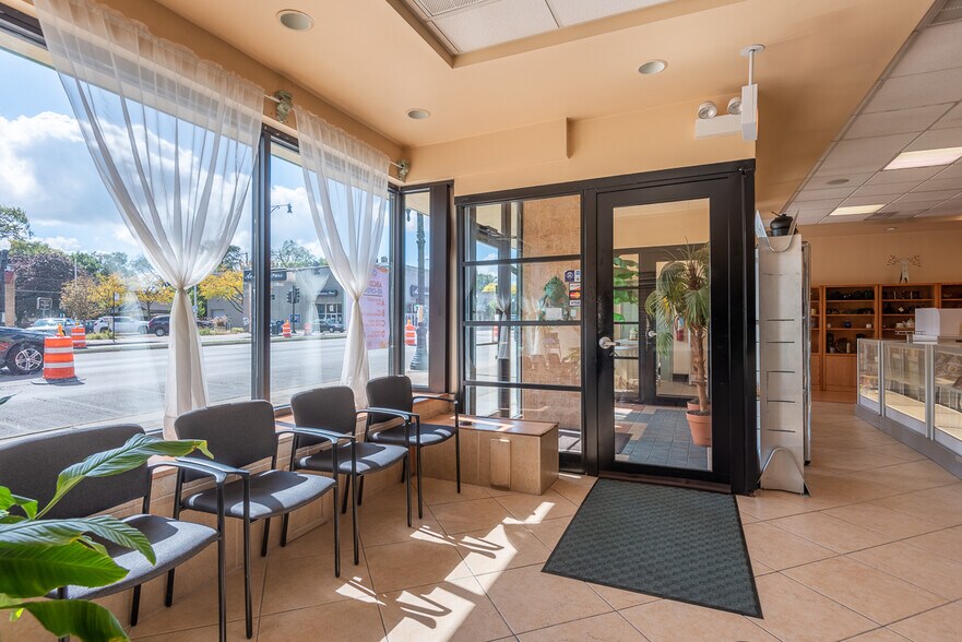 More Photos Of 2150 W 95th St, Chicago Storefront Retail Office For Sale