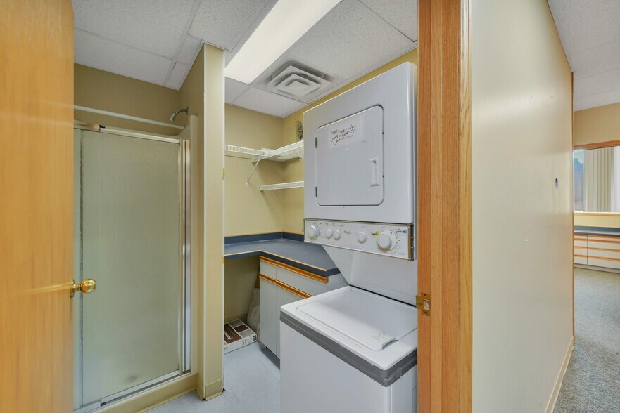 More Photos Of 5116 52 St, Red Deer Storefront Retail Office For Sale