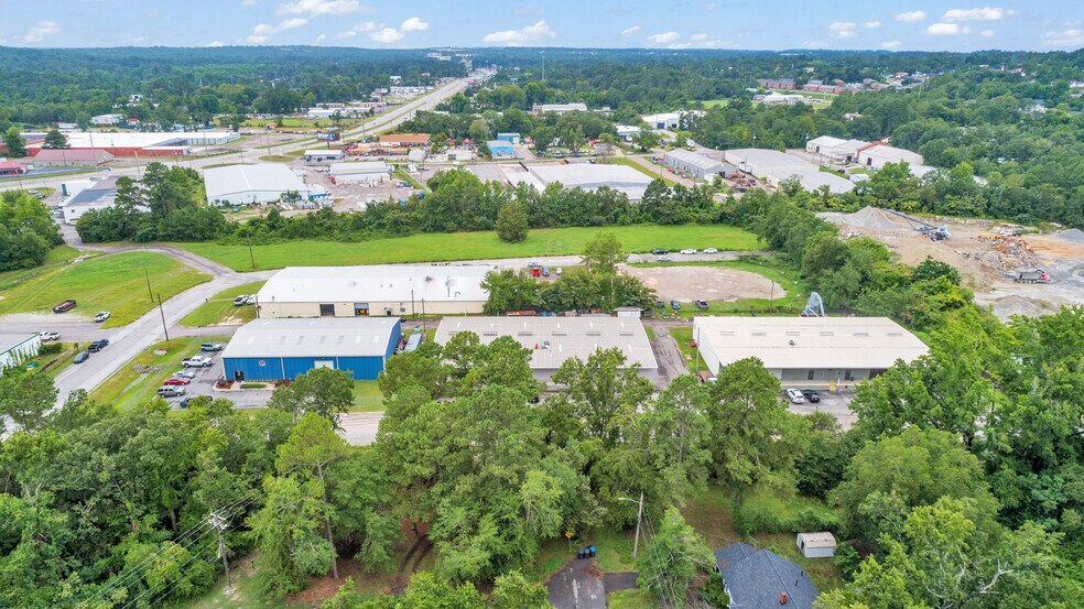 More Photos Of 1827 Killingsworth Rd, Augusta Warehouse For Lease