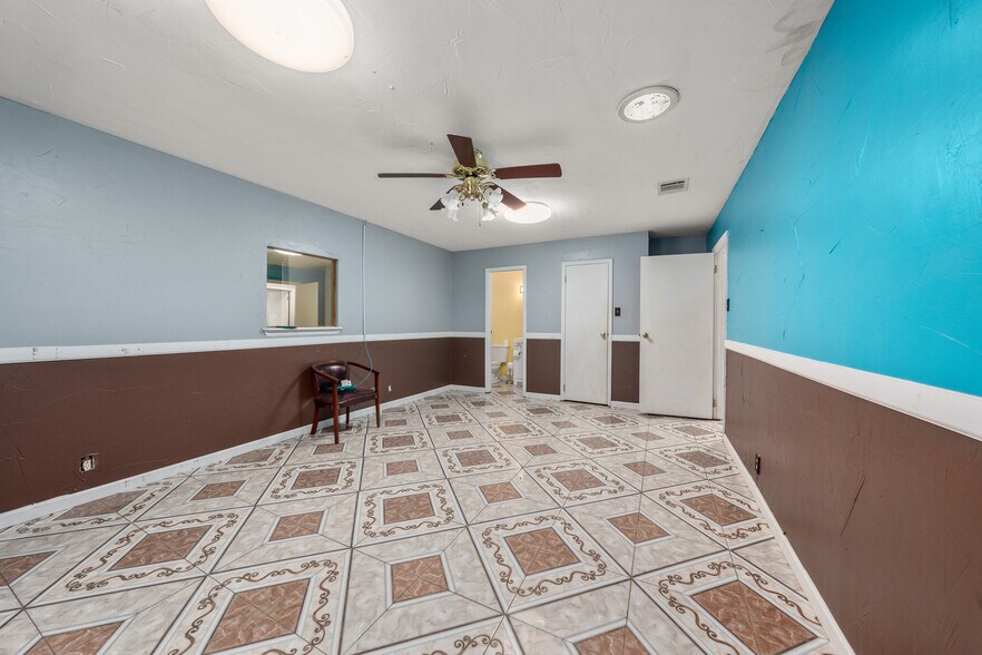 More Photos Of 3715 Bellmead Dr, Bellmead Office For Sale