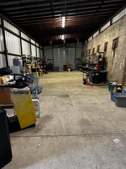 More Photos Of 404-406 Gulpha St, Hot Springs National Park Warehouse For Sale