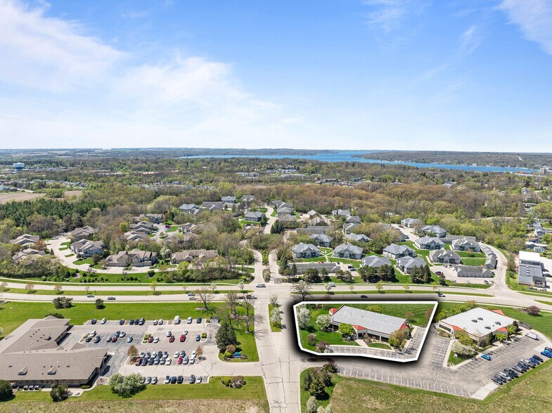 More Photos Of 751 Geneva Pky N, Lake Geneva Medical For Lease