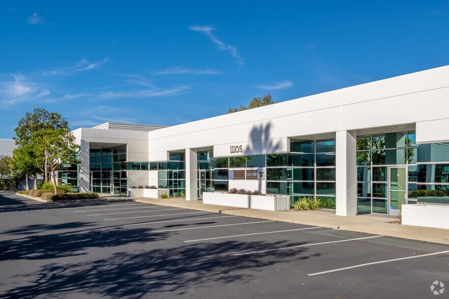 More Photos Of 11105 Knott Ave, Cypress Light Manufacturing For Lease