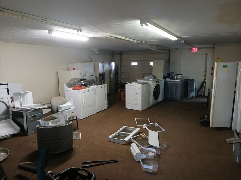 More Photos Of 1718 Creighton Ave SE, Decatur Flex For Sale