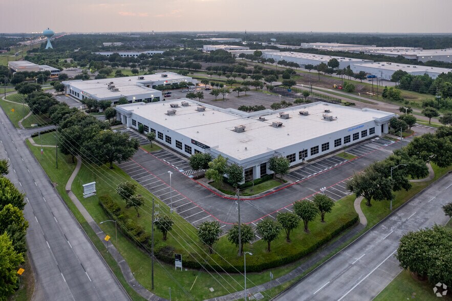 Primary Photo Of 600 N Sam Houston Pky, Houston Medical For Lease