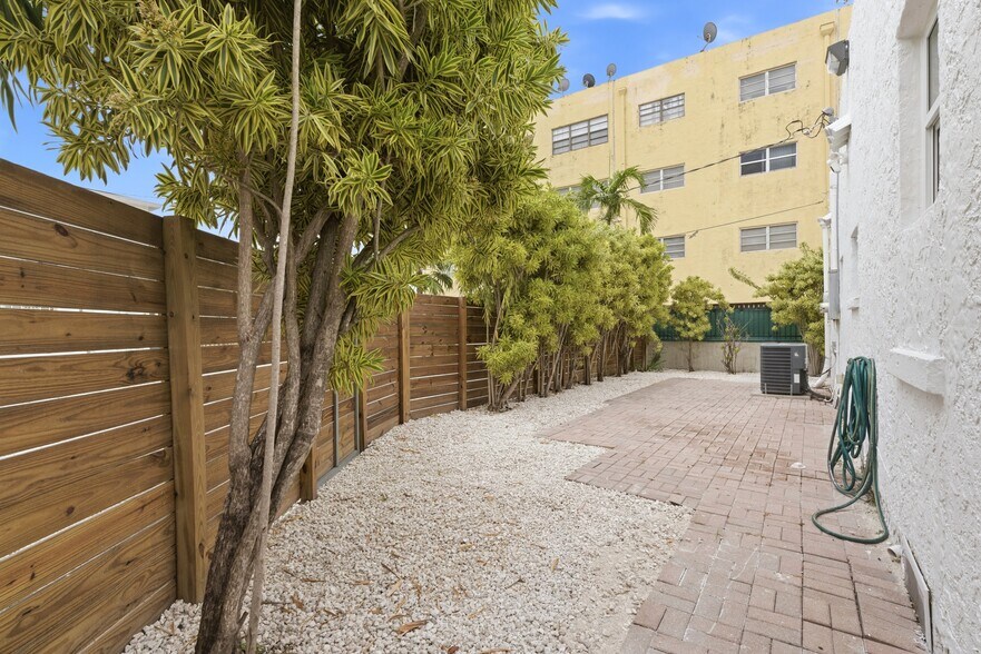 More Photos Of 340 NE 125th St, North Miami Office Residential For Sale
