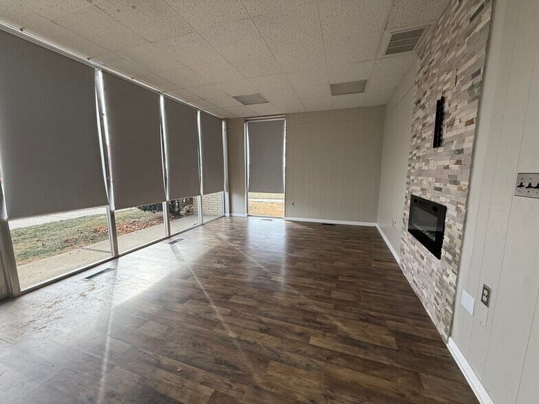 More Photos Of 750-758 S Monroe St, Monroe Office For Sale