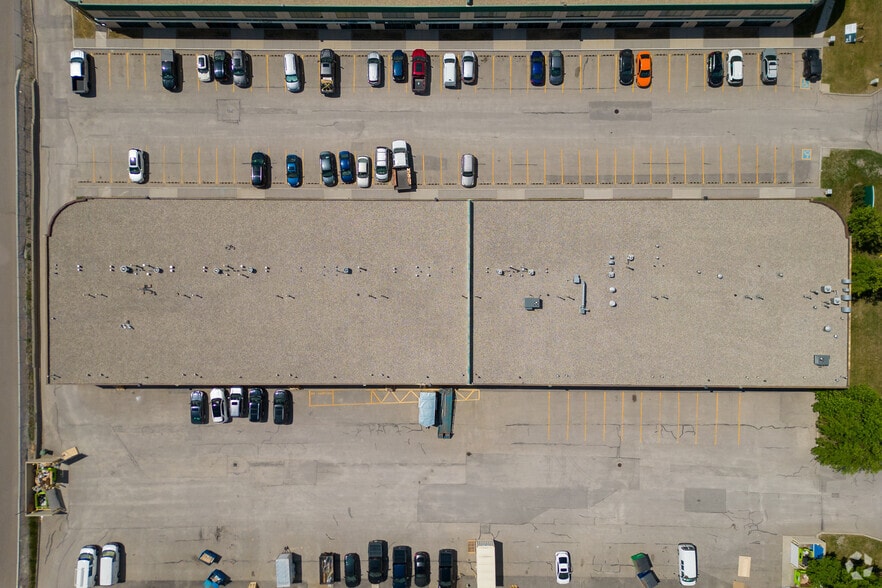 More Photos Of 1431 40th Ave NE, Calgary Light Distribution For Sale