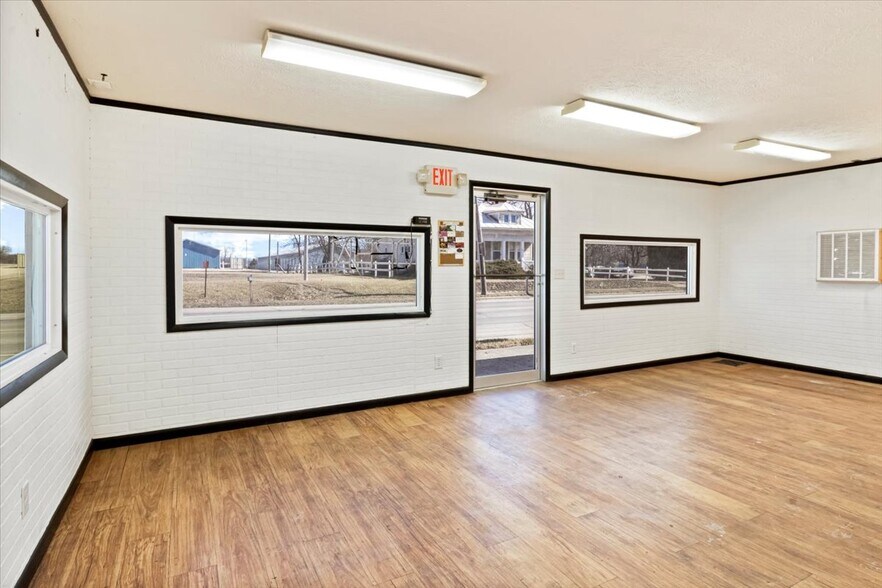 More Photos Of 406 N Main St, Lynn Restaurant For Lease