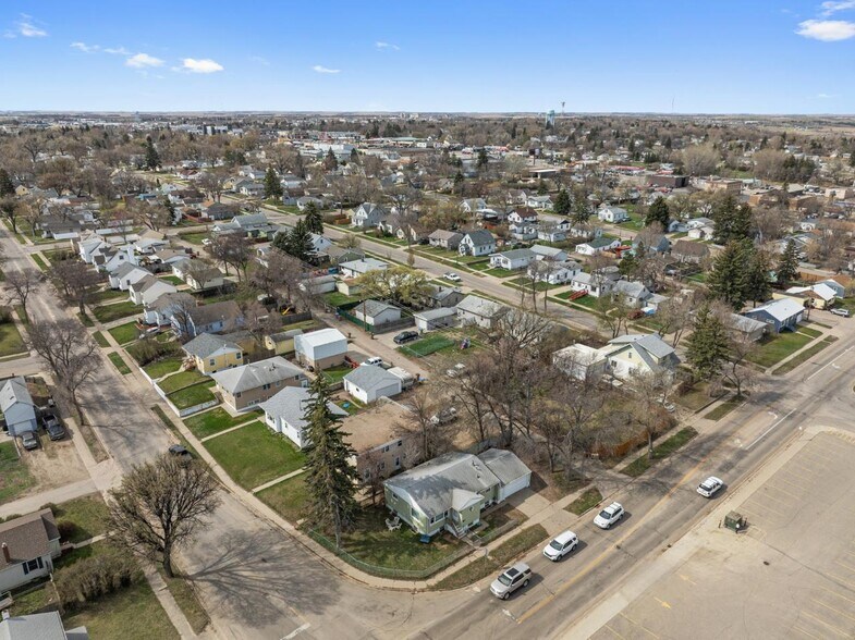 More Photos Of 1104 2nd St SE, Minot Apartments For Sale